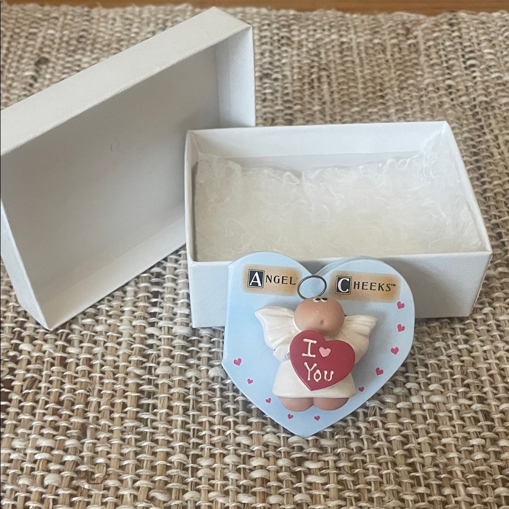 Angel Cheeks by Russ I Love You Heart Pin 2001 NWT